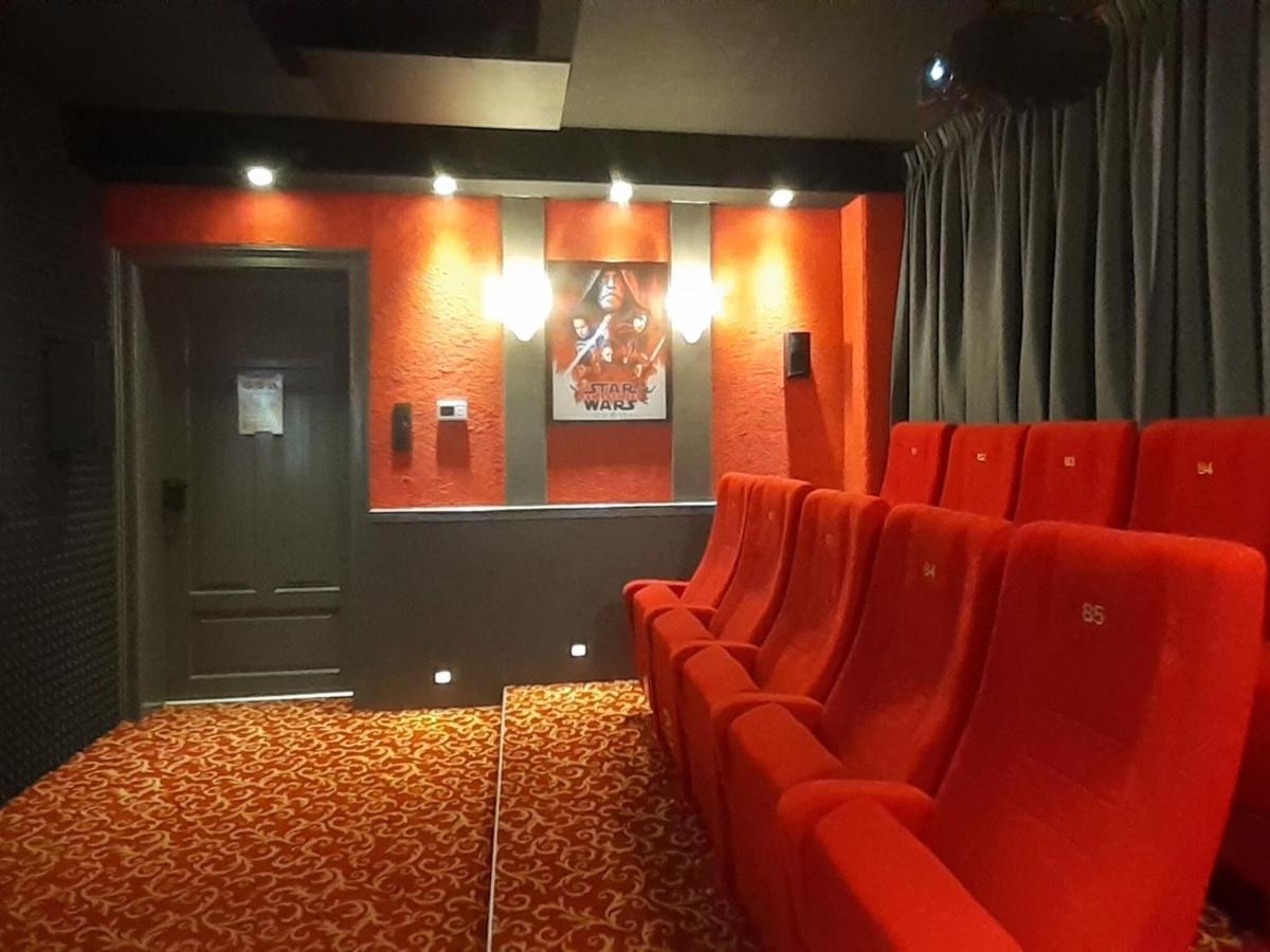 Heritage Villa With Home Cinema Sauna Treuen Luaran gambar