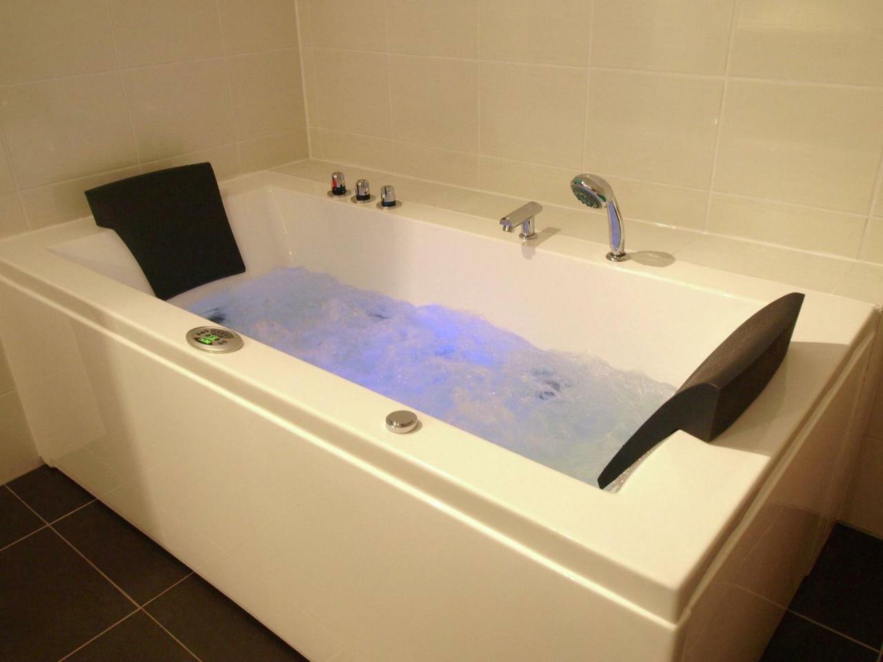 Heritage Villa With Home Cinema Sauna Treuen Luaran gambar
